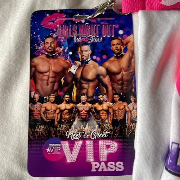 Girl’s Night Out Set - Picture 2 of 12